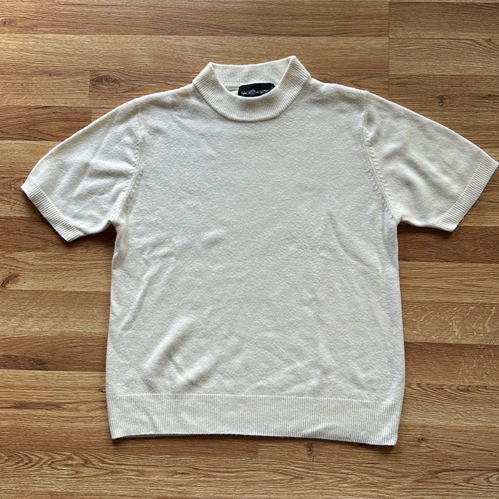 Vintage Sag Harbor creme short sleeve sweater. Size M